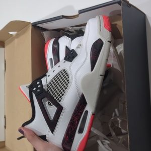 Air jordan 4 retro  size 5.5y crimson